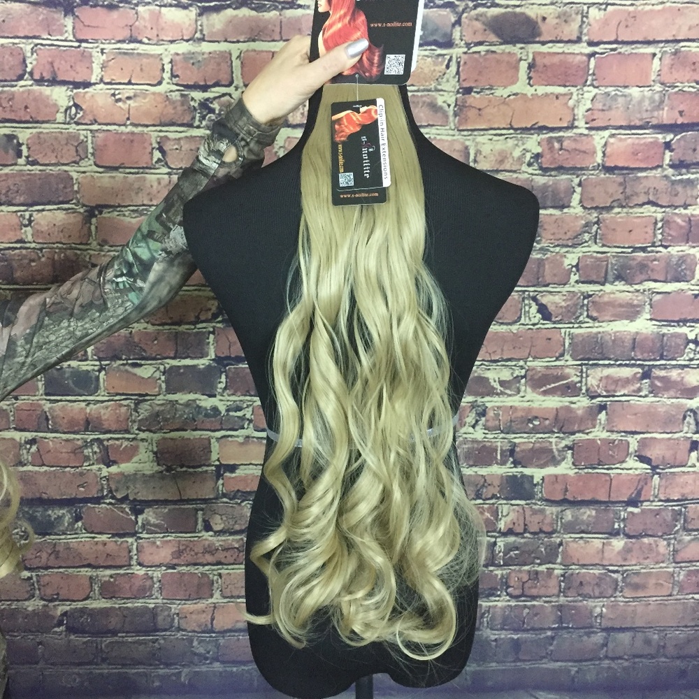 New - 24" Synthetic Hair Extensions - Dirty Blond